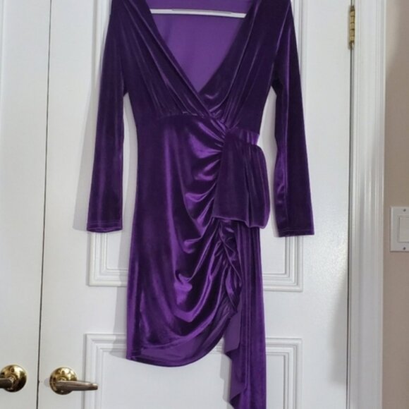 House of Harlow 1960 Velvet Wrap Sash Dress - Picture 8 of 16